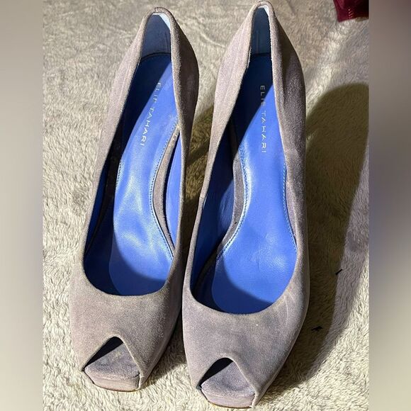 Elie Tahari bluish grey color. Size 39.5 (9) - Picture 1 of 3